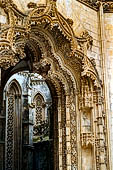 Il monastero di Batalha o convento de Santa Maria da Vitória. Portale della Cappella incompiuta.